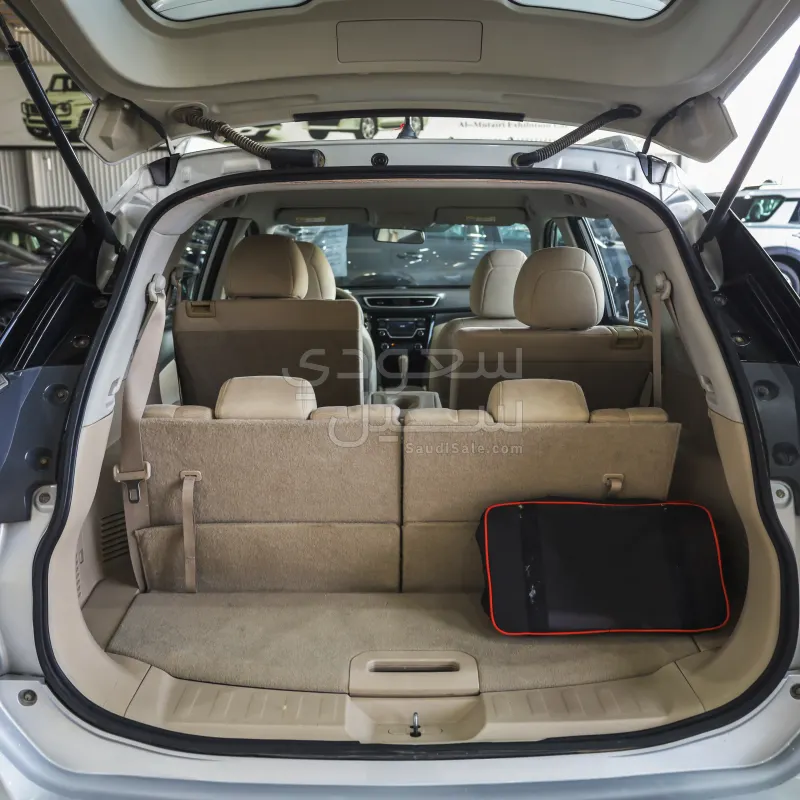 2015 نيسان اكس - ترايل