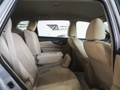 2015 نيسان اكس - ترايل