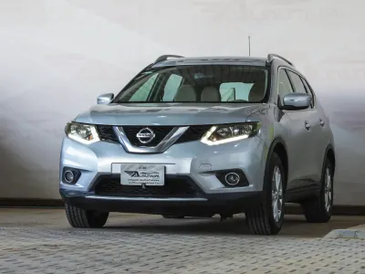 2015 نيسان اكس - ترايل