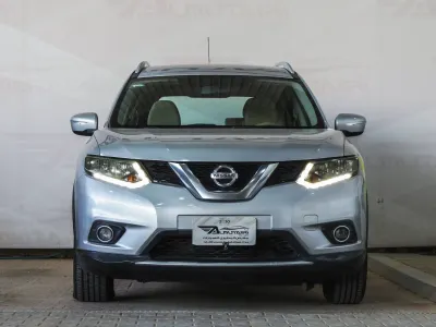 2015 نيسان اكس - ترايل