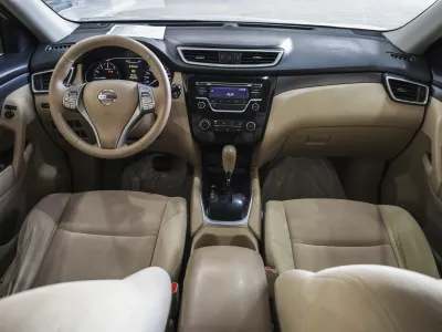 2015 نيسان اكس - ترايل