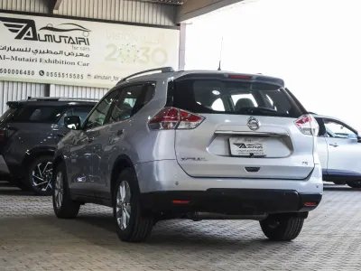 2015 نيسان اكس - ترايل