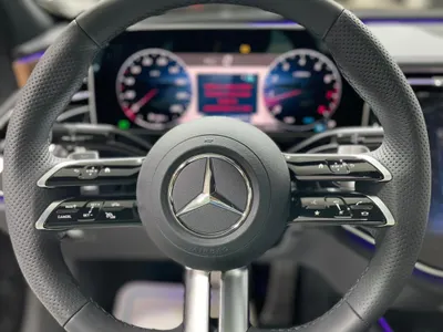 2025 مرسيدس - بنز إي 200