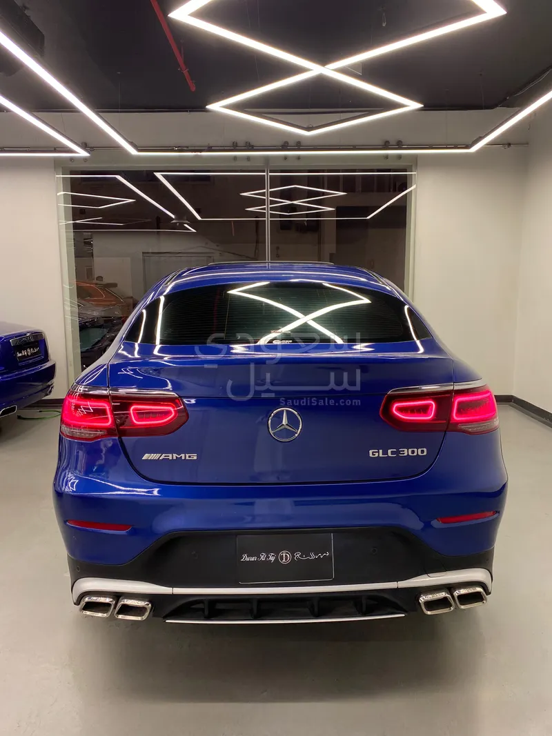 2023 مرسيدس - بنز جي إل سي 300 كوبيه