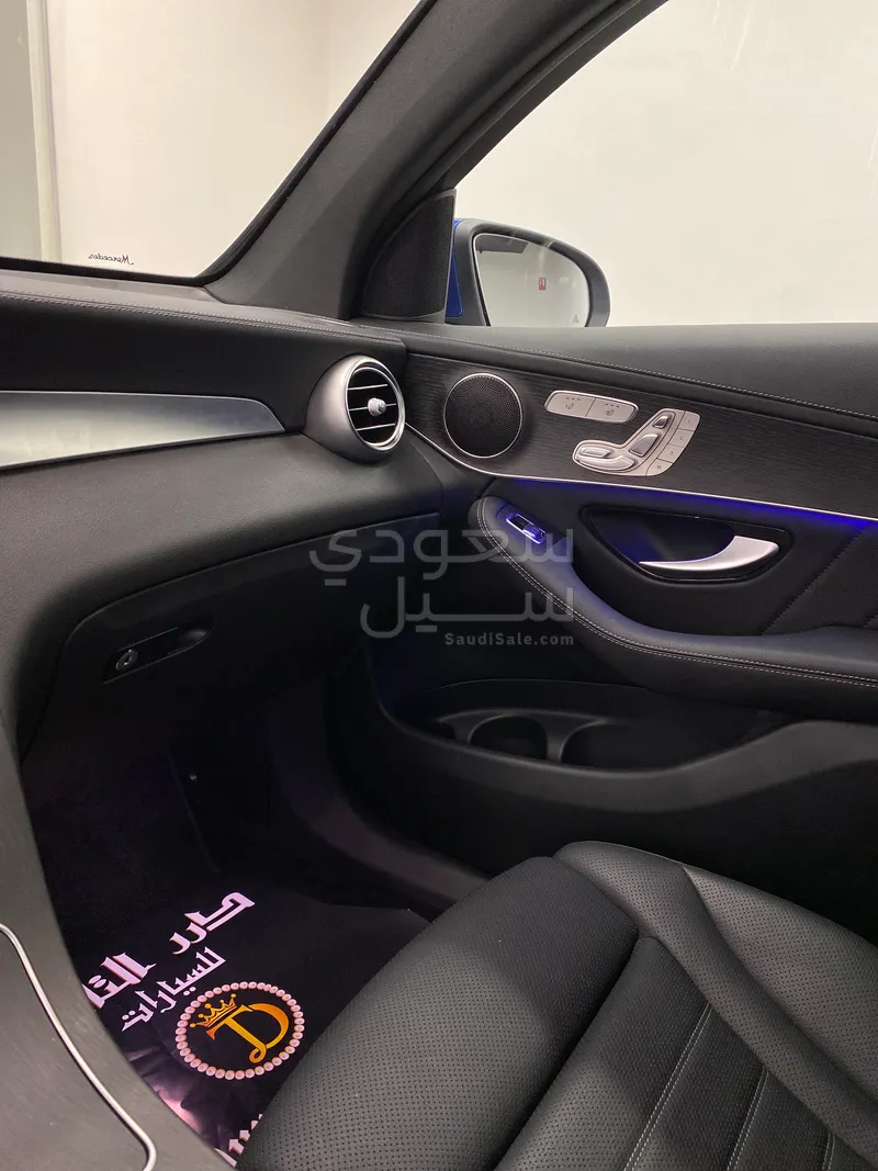 2023 مرسيدس - بنز جي إل سي 300 كوبيه