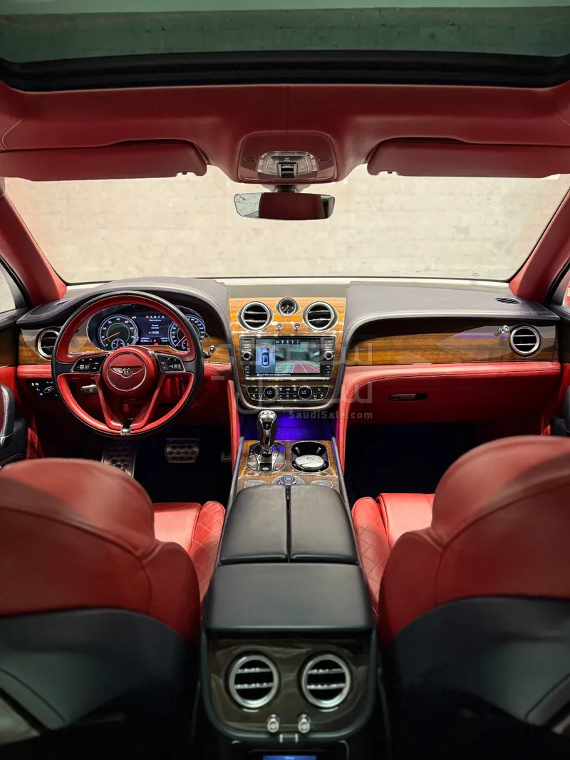 2018 بنتلي بنتايجا