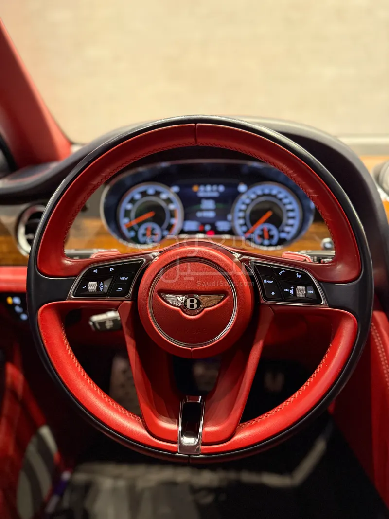 2018 بنتلي بنتايجا