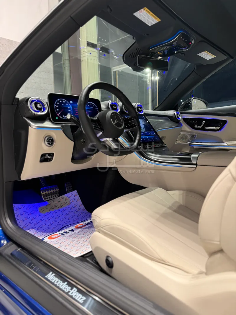 2025 مرسيدس - بنز سي إل إي 300