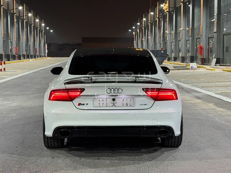 2016 اودي ار اس 7