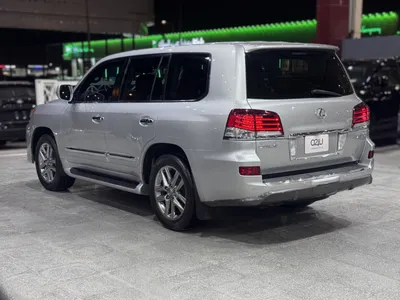 2013 لكزس إل إكس 570