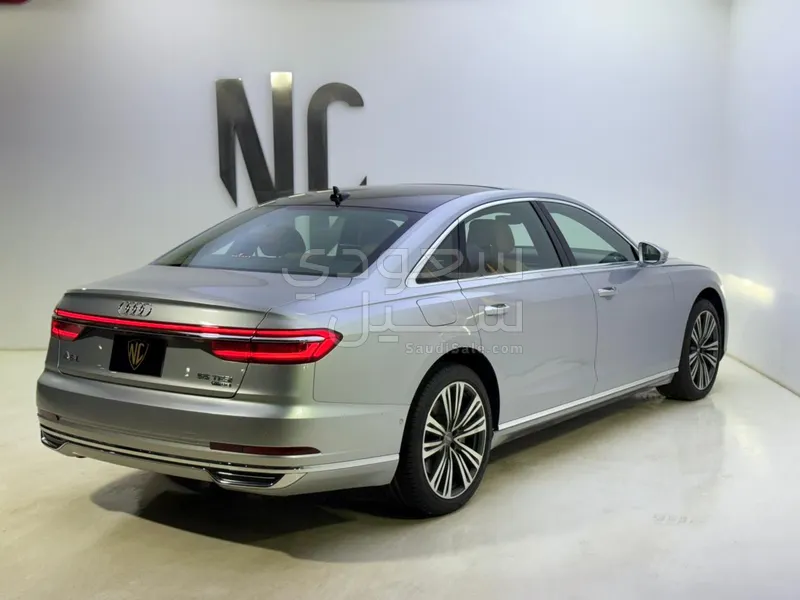 2019 اودي اي 8 ال 55تي اف اس أي
