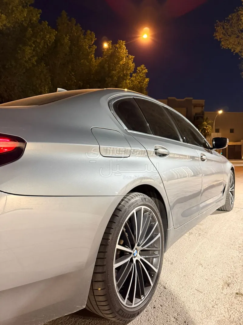 2023 بي ام دبليو الفئة الخامسة 520 أي