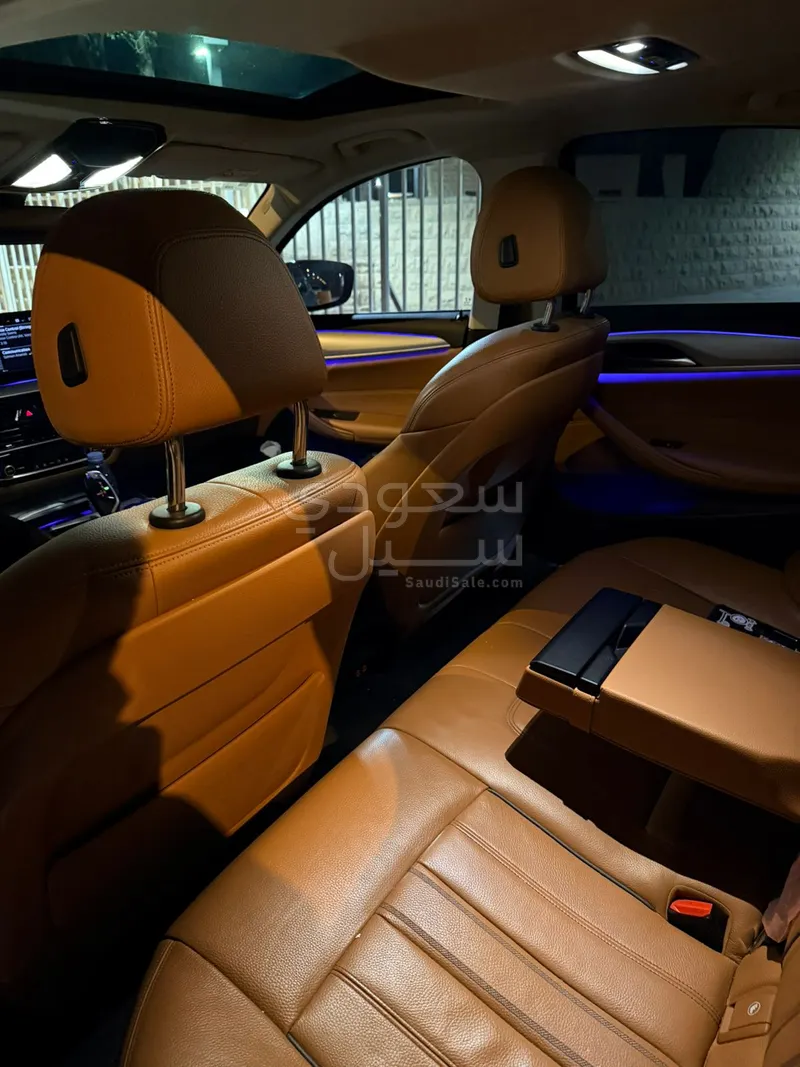 2023 بي ام دبليو الفئة الخامسة 520 أي