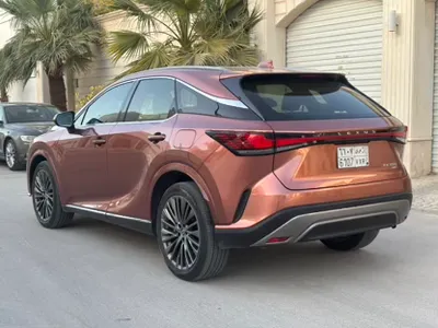 2023 لكزس أر إكس 350