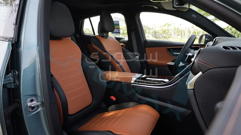 2026 مرسيدس - بنز جي إل سي 200 اي ام جي