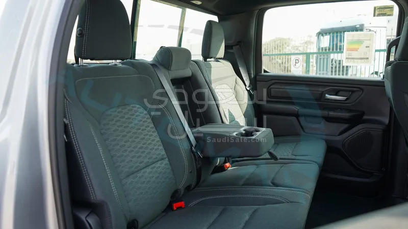 2025 دودج رام 1500 بيج هورن