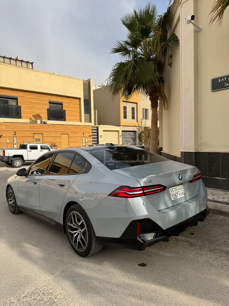 2024 BMW 5 Series 520i Mkit