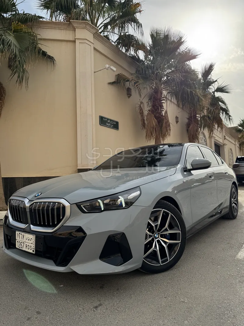2024 BMW 5 Series 520i Mkit
