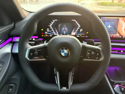 2025 بي ام دبليو الفئة الخامسة 520 أي إم كت