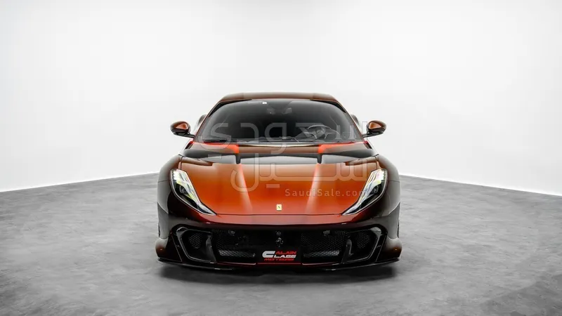 2023 فيراري 812 كومبتيزيوني