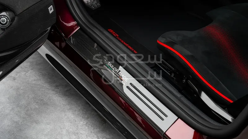 2023 فيراري 812 كومبتيزيوني