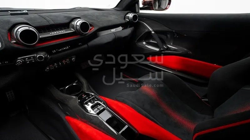 2023 فيراري 812 كومبتيزيوني