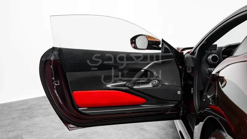 2023 فيراري 812 كومبتيزيوني