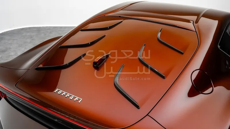 2023 فيراري 812 كومبتيزيوني