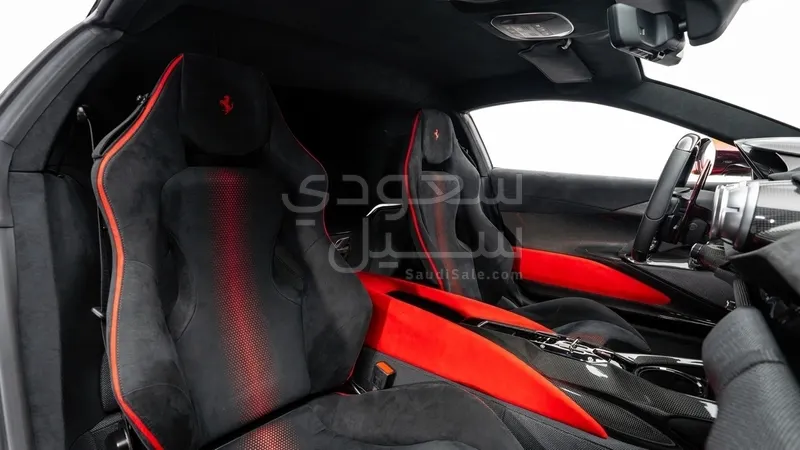 2023 فيراري 812 كومبتيزيوني