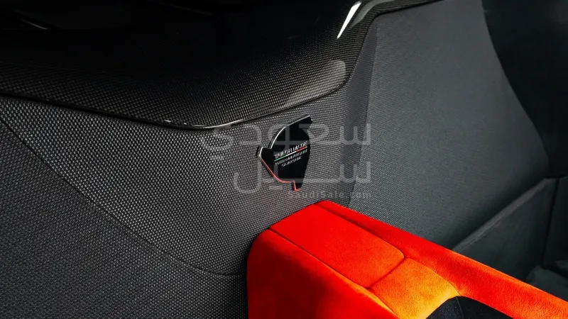 2023 فيراري 812 كومبتيزيوني