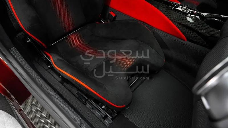 2023 فيراري 812 كومبتيزيوني