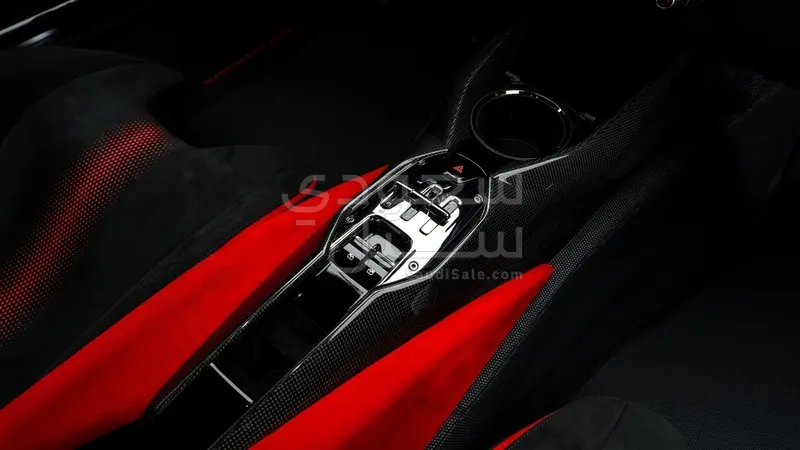 2023 فيراري 812 كومبتيزيوني