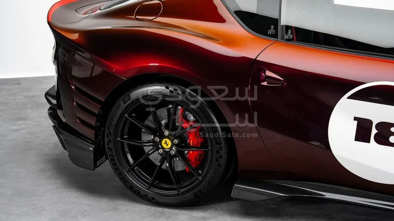 2023 فيراري 812 كومبتيزيوني