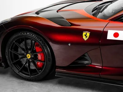 2023 فيراري 812 كومبتيزيوني