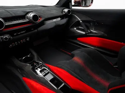 2023 فيراري 812 كومبتيزيوني