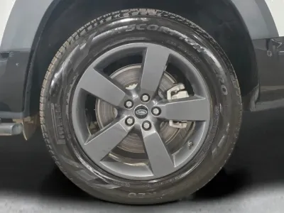 2025 لاند روفر ديفيندر اس اي