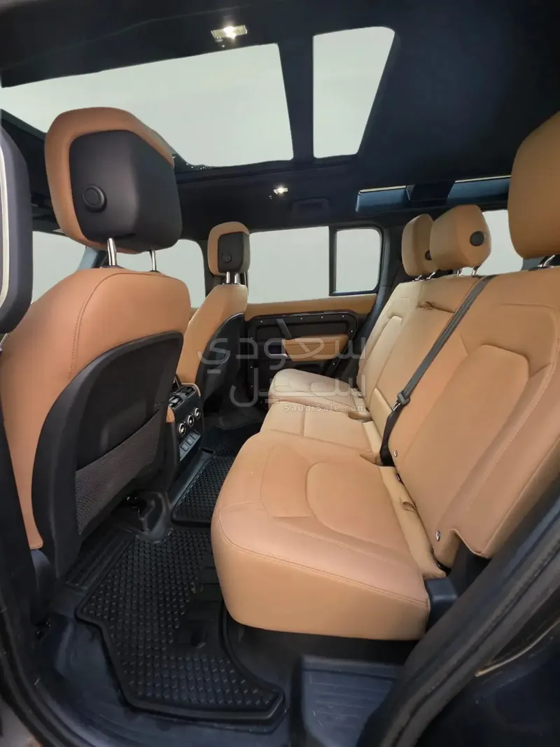 2026 لاند روفر ديفيندر اتش اس اي