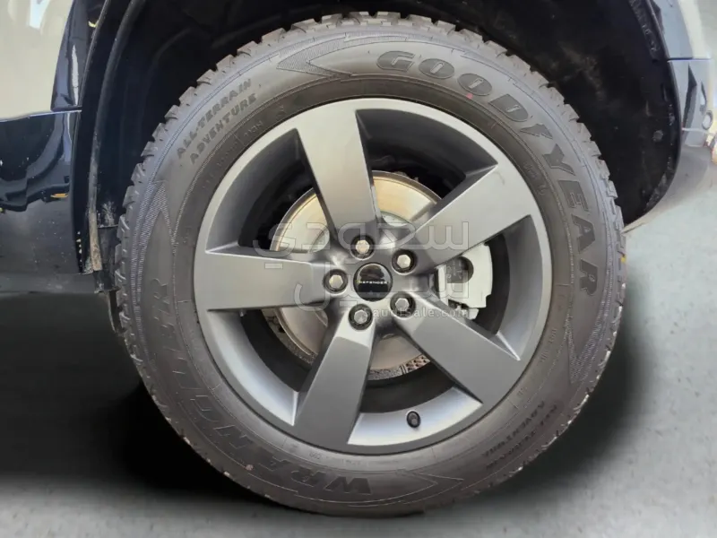 2026 لاند روفر ديفيندر اتش اس اي