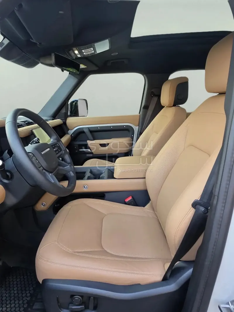 2026 لاند روفر ديفيندر اتش اس اي