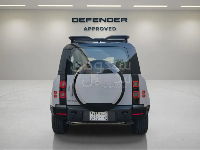 2026 لاند روفر ديفيندر اتش اس اي