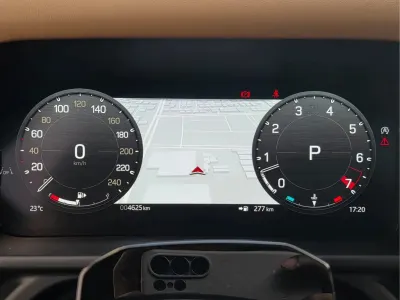 2026 لاند روفر ديفيندر اتش اس اي