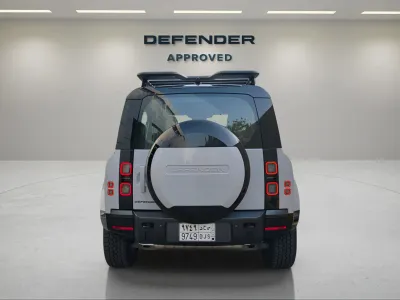 2026 لاند روفر ديفيندر اتش اس اي