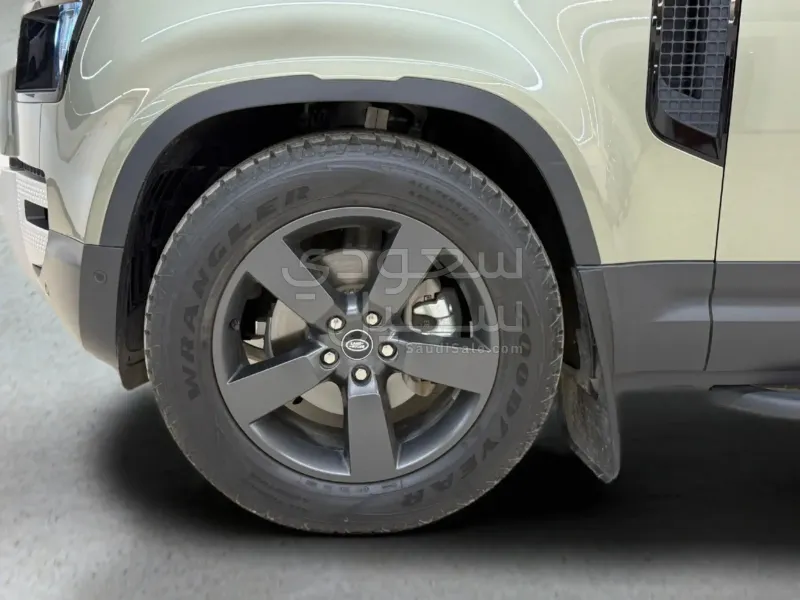 2024 لاند روفر ديفيندر اس اي