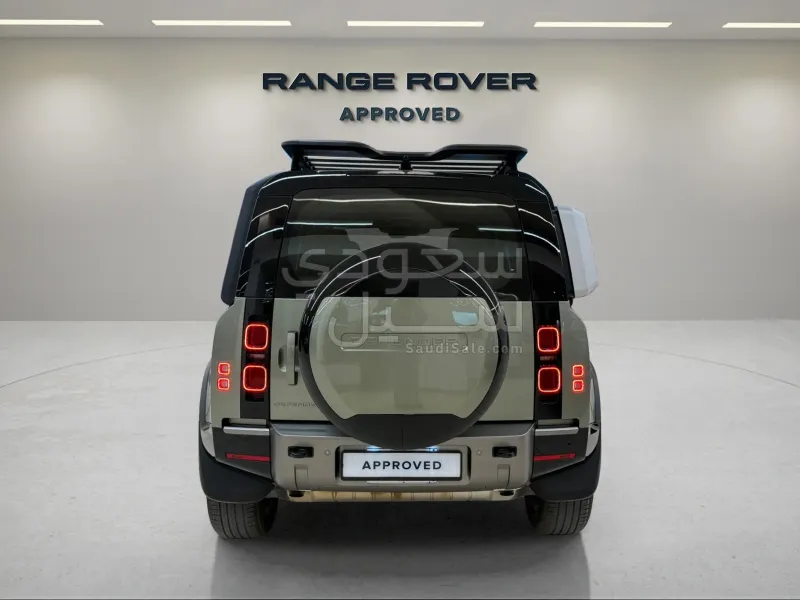 2025 لاند روفر ديفيندر اتش اس اي