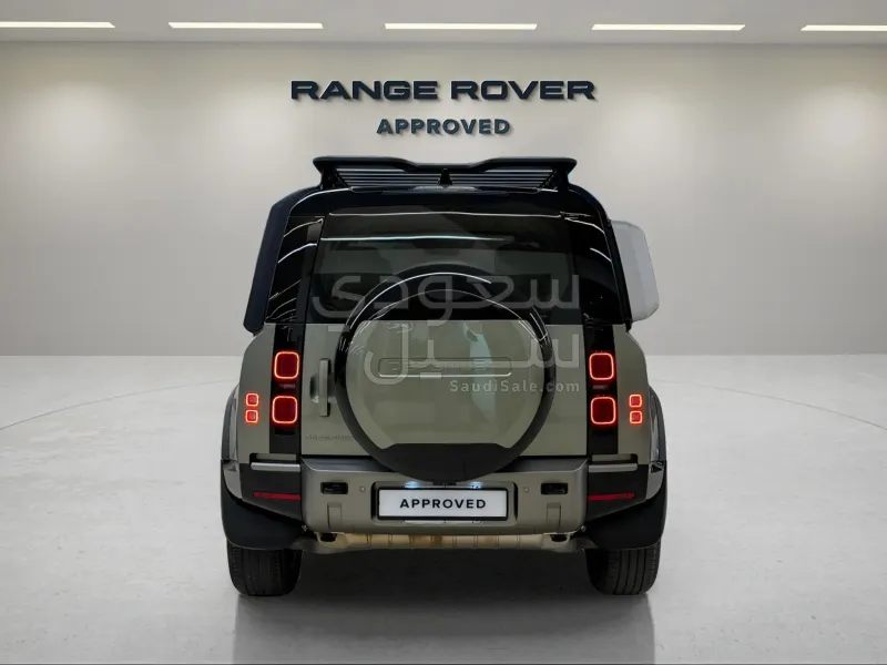 2025 لاند روفر ديفيندر اتش اس اي