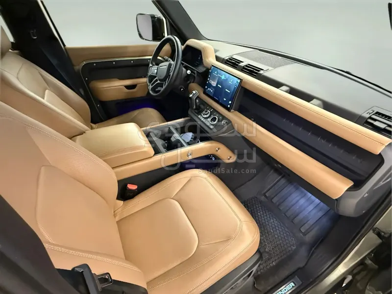 2025 لاند روفر ديفيندر اتش اس اي