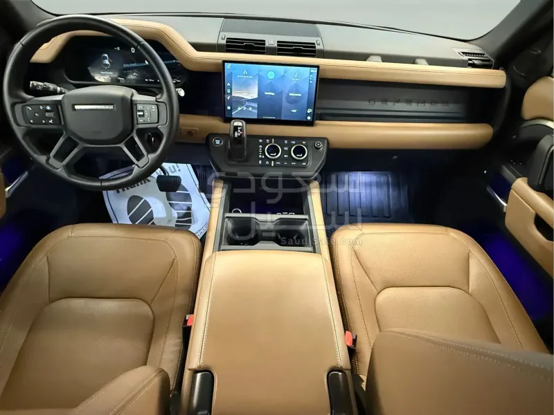 2025 لاند روفر ديفيندر اتش اس اي