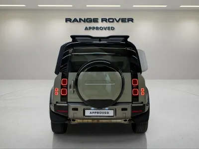 2025 لاند روفر ديفيندر اتش اس اي