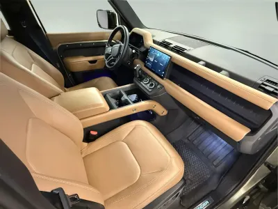 2025 لاند روفر ديفيندر اتش اس اي