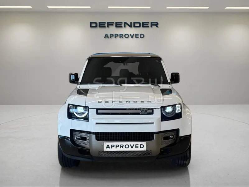2025 لاند روفر ديفيندر اتش اس اي